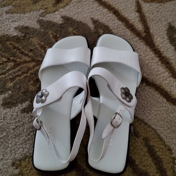 Sandals - Picture 2 of 3